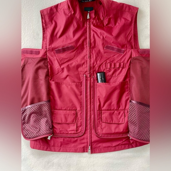 HUGO BOSS
Hugo Boss Golf Technical Stealth Pocket Vest Size L
Elevate your style - Picture 3 of 9